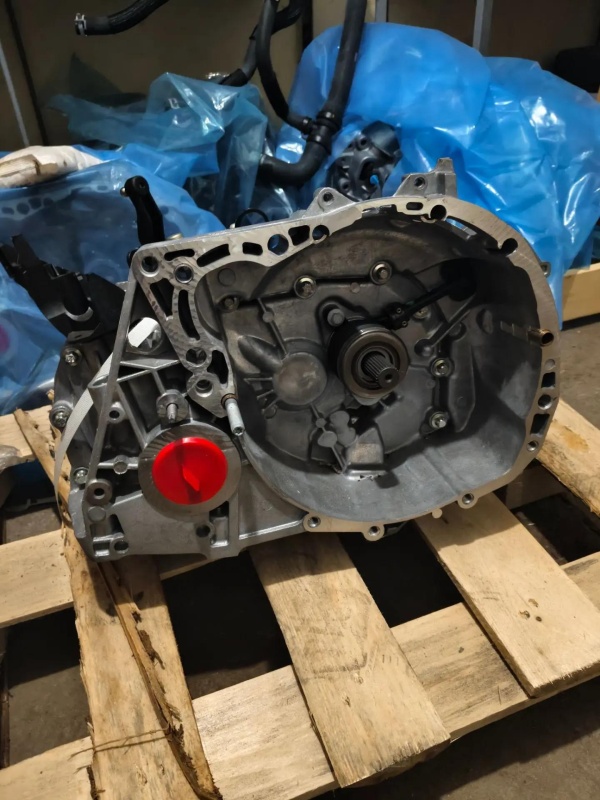 Коробка КПП JR5-549 1.6 16V Новая Largus 320103334R