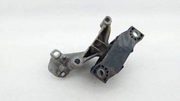 Опора двигателя правая верхняя Largus Almera G15 16V